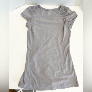 Lululemon Run: Short Sleeve
Heathered Lavender Grey / Lavender Grey, small (4/6)